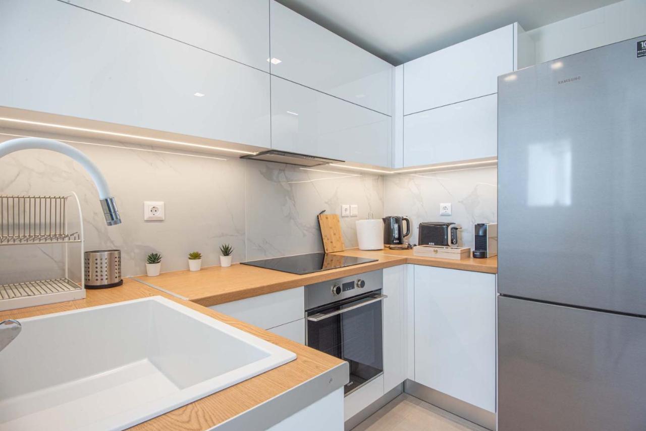 Luxury Apartment Marine View อายิโอสนิโกลาโอส ภายนอก รูปภาพ