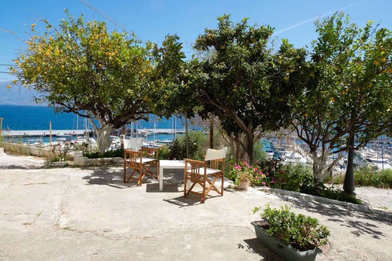 Luxury Apartment Marine View อายิโอสนิโกลาโอส ภายนอก รูปภาพ