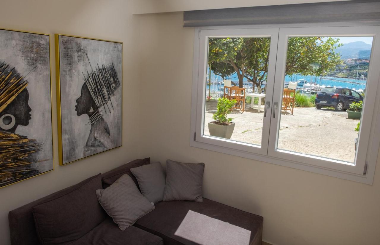 Luxury Apartment Marine View อายิโอสนิโกลาโอส ภายนอก รูปภาพ